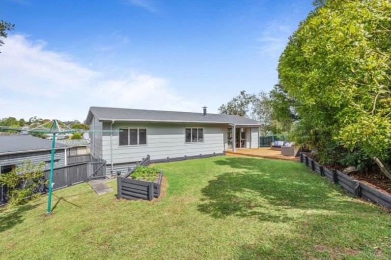 Photo of property in 7 Elizabeth Drive, West Harbour, Auckland, 0618