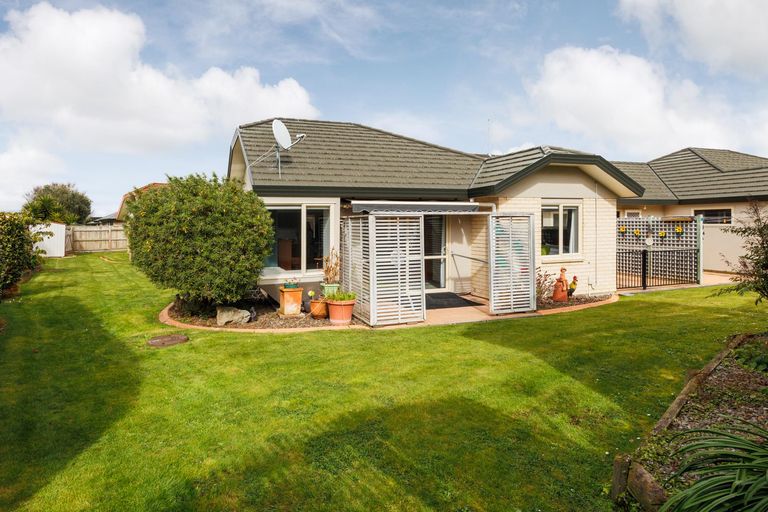 Photo of property in 9 Foxtail Fern, Kelvin Grove, Palmerston North, 4414