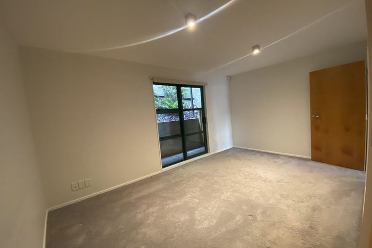 Photo of property in 50b Hawker Street, Mount Victoria, Wellington, 6011