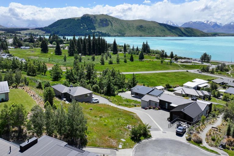 Photo of property in 16 Rankin Rise, Lake Tekapo, 7999