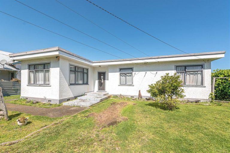 Photo of property in 19 Bignell Street, Gonville, Whanganui, 4501
