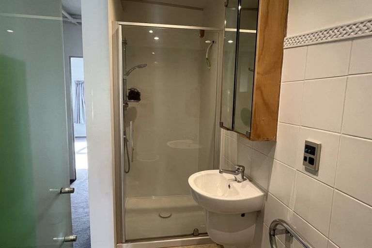 Photo of property in Qba Apartments, 4u/51 Webb Street, Mount Cook, Wellington, 6011