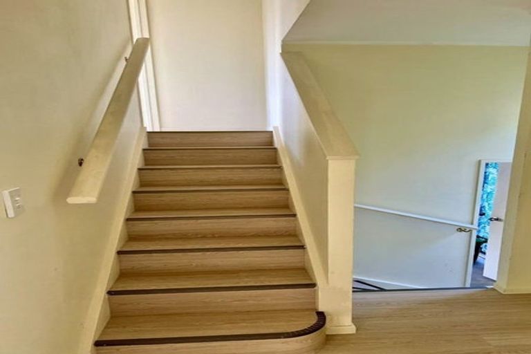 Photo of property in 2/10 Belmont Terrace, Milford, Auckland, 0620