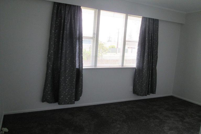 Photo of property in 2/24 Dale Crescent, Pakuranga, Auckland, 2010