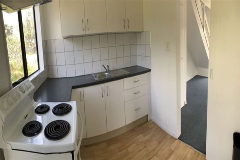 Photo of property in 33b Sunhaven Drive, Newlands, Wellington, 6037