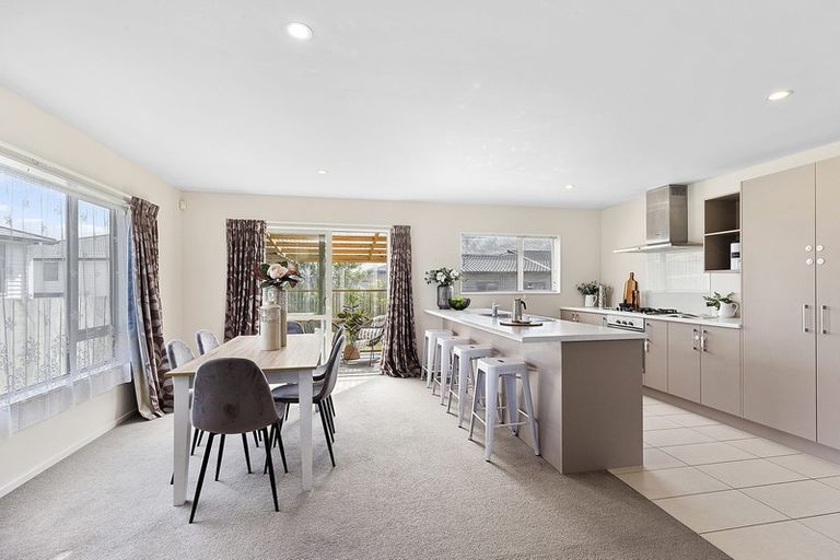 Photo of property in 219 Mark Avenue, Grenada Village, Wellington, 6037