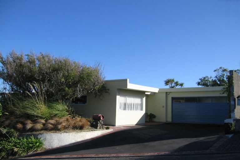 Photo of property in 19 The Track, Plimmerton, Porirua, 5026