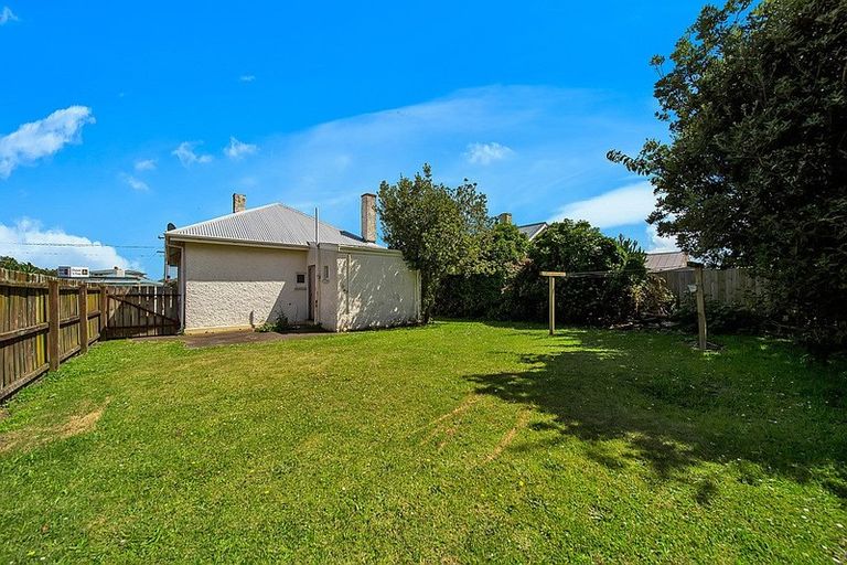 Photo of property in 44 Waihi Road, Hawera, 4610