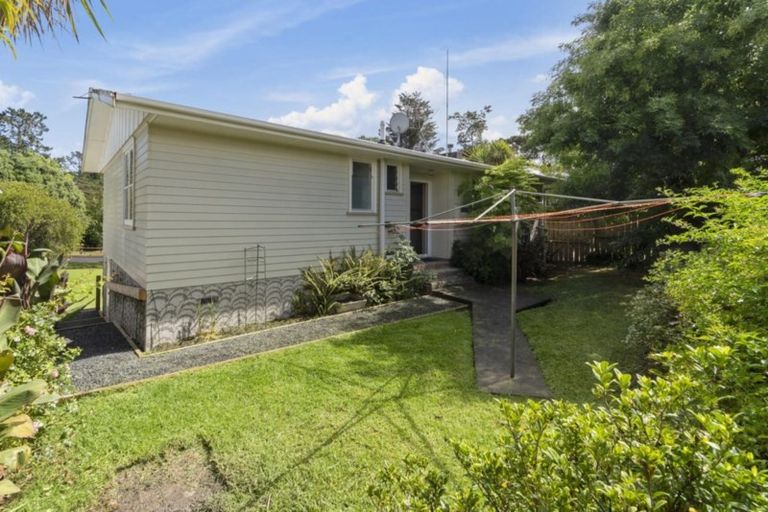 Photo of property in 93 Sabulite Road, Kelston, Auckland, 0602