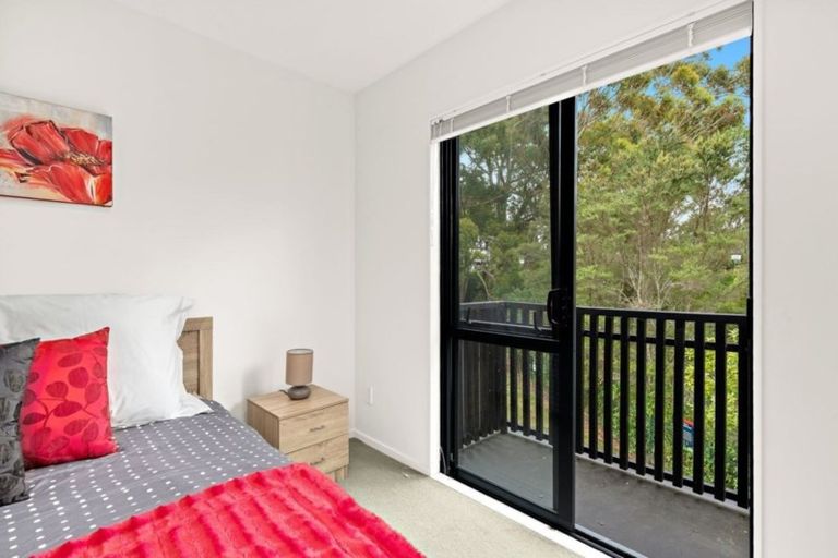 Photo of property in 15 Sun Place, Henderson, Auckland, 0612