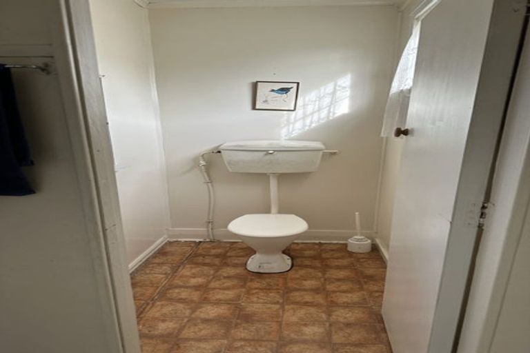 Photo of property in 26 York Street, Eltham, 4322