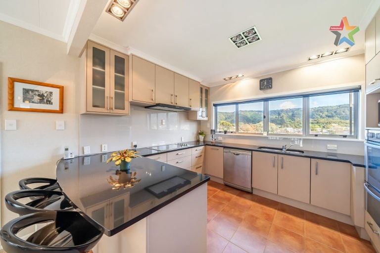 Photo of property in 18 Mimihau Grove, Wainuiomata, Lower Hutt, 5014