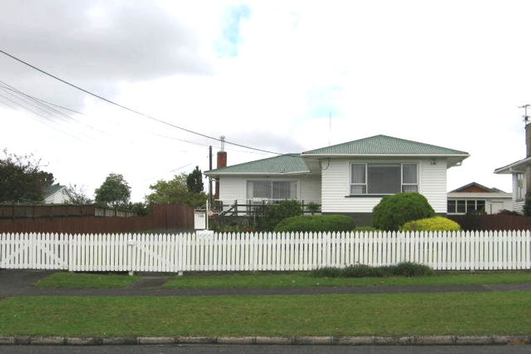 Photo of property in 116 Woodglen Road, Glen Eden, Auckland, 0602