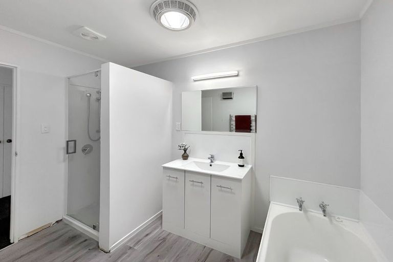 Photo of property in 6 Highbury Drive, Levin, 5510