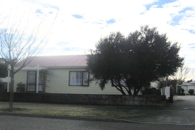 Photo of property in 4/1204 Louie Street, Parkvale, Hastings, 4122