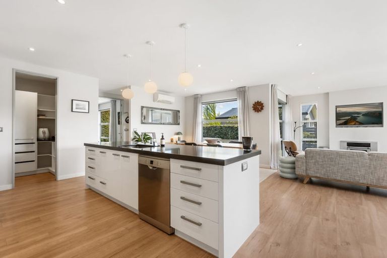 Photo of property in 11 Sunnyside Lane, Wanaka, 9305