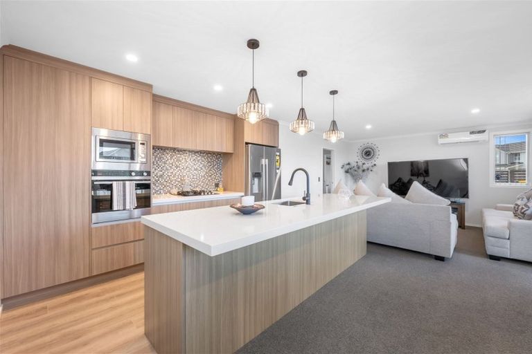 Photo of property in 50 Kauri Heart Avenue, Takanini, 2112