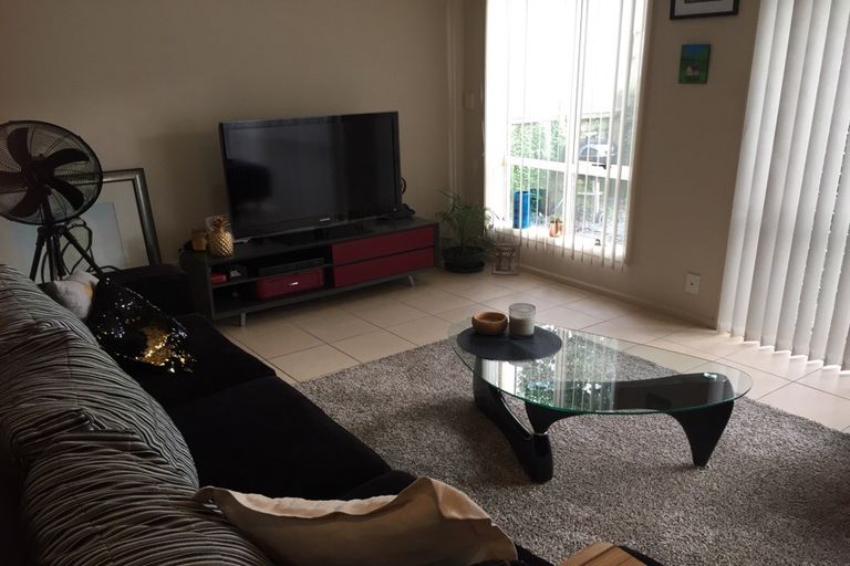 Photo of property in 35 Trimaran Drive, Gulf Harbour, Whangaparaoa, 0930