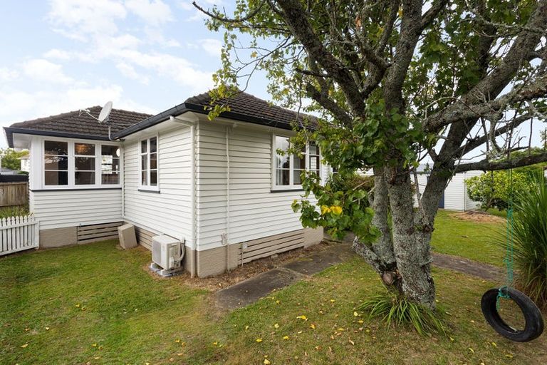 Photo of property in 55a Ross Crescent, Fairfield, Hamilton, 3214