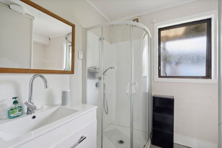 Photo of property in 414 Stokes Valley Road, Stokes Valley, Lower Hutt, 5019