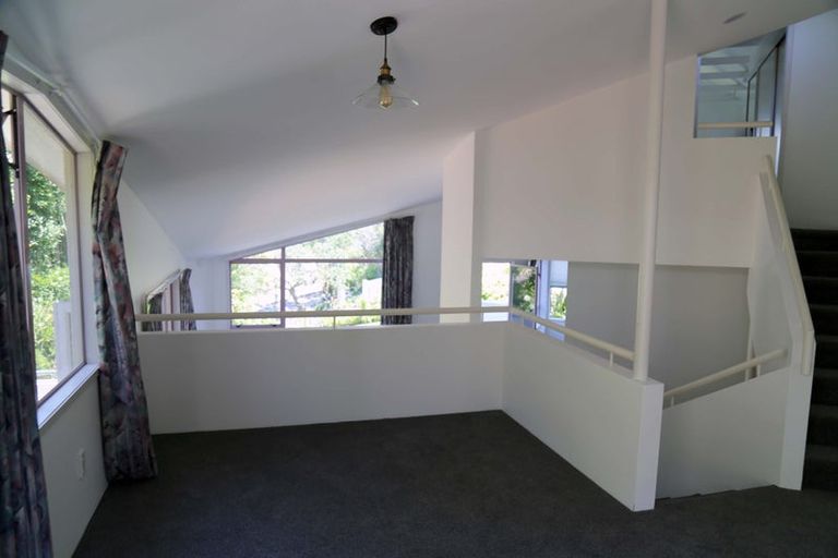 Photo of property in 2/18 The Esplanade, Castor Bay, Auckland, 0620