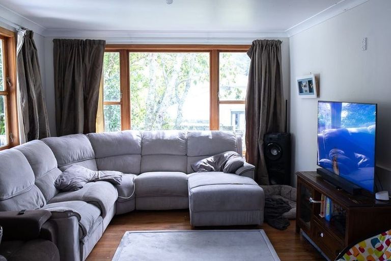 Photo of property in 3 Sunny Grove, Wainuiomata, Lower Hutt, 5014