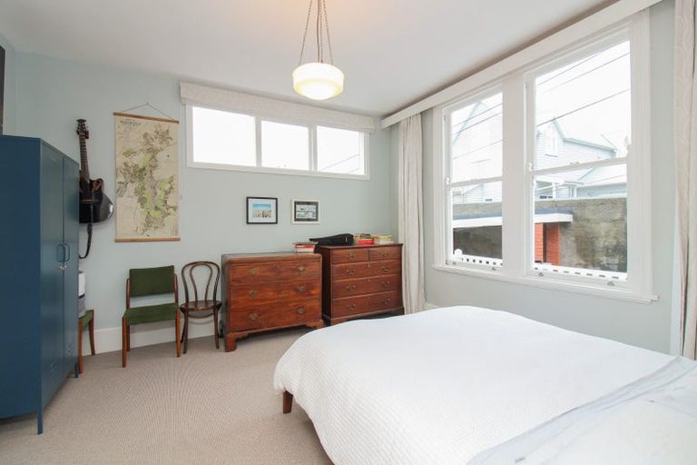 Photo of property in 35 Farm Road, Northland, Wellington, 6012