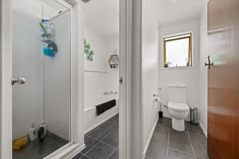 Photo of property in 17 Rautawhiri Road, Helensville, 0800