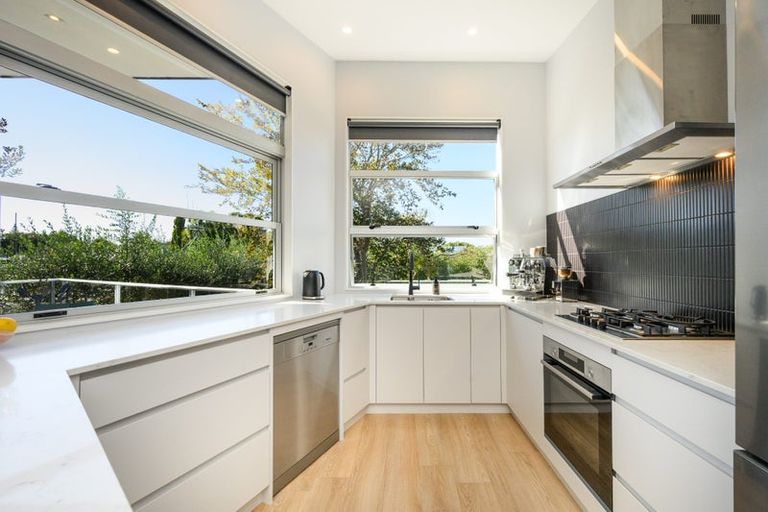 Photo of property in 1 Kensington Mews, Hokowhitu, Palmerston North, 4410