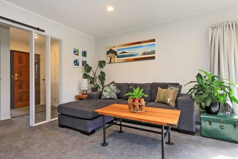Photo of property in 8a Busby Place, Havelock North, 4130