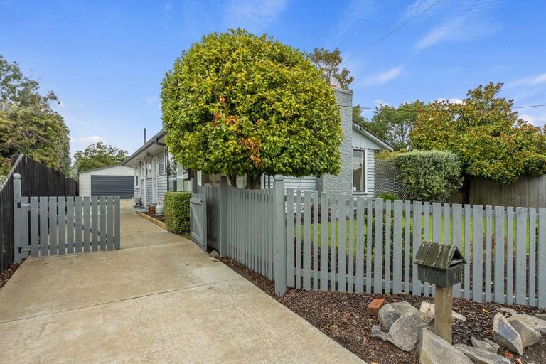 Photo of property in 6 Vancouver Crescent, Wainoni, Christchurch, 8061