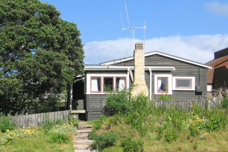Photo of property in 73 Marine Parade, Mount Maunganui, 3116