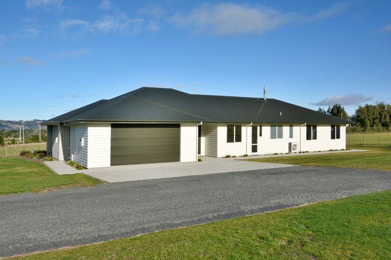 Photo of property in 242 Tirohanga Road, North Taieri, Mosgiel, 9092