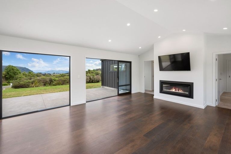 Photo of property in 42 Lacebark Drive, Kinloch, Taupo, 3377