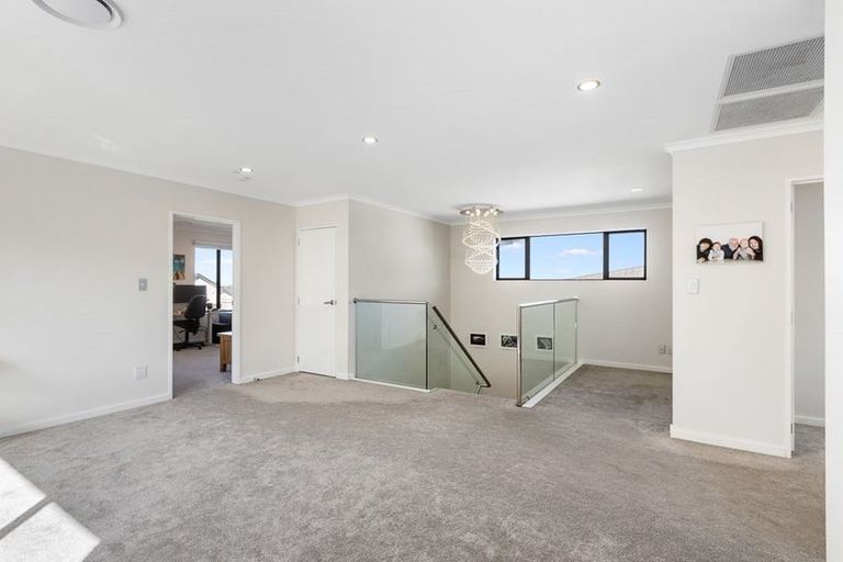 Photo of property in 3 Tawa Place, Orewa, 0931