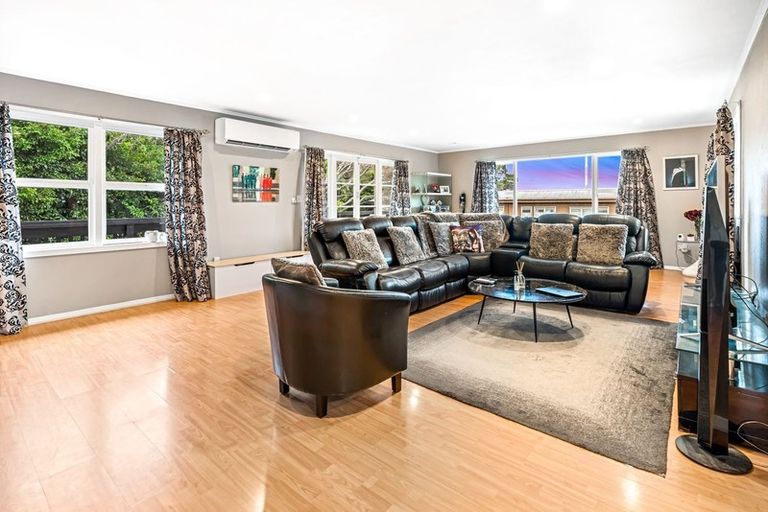 Photo of property in 36 Hartley Terrace, Massey, Auckland, 0614