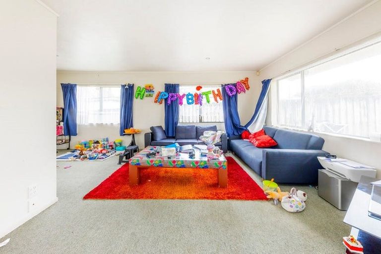 Photo of property in 2/32 Limond Street, Randwick Park, Auckland, 2105