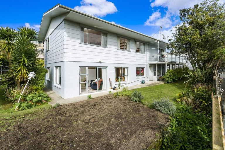 Photo of property in 13 Morriggia Place, Bayview, Auckland, 0629