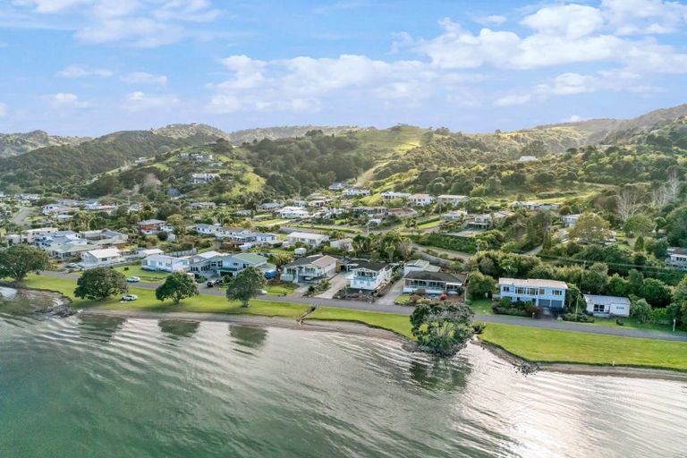 Photo of property in 6 Waikaraka Beach Road, Tamaterau, Whangarei, 0174