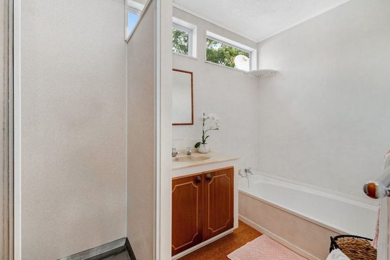 Photo of property in 2/24a Wolsley Avenue, Milford, Auckland, 0620