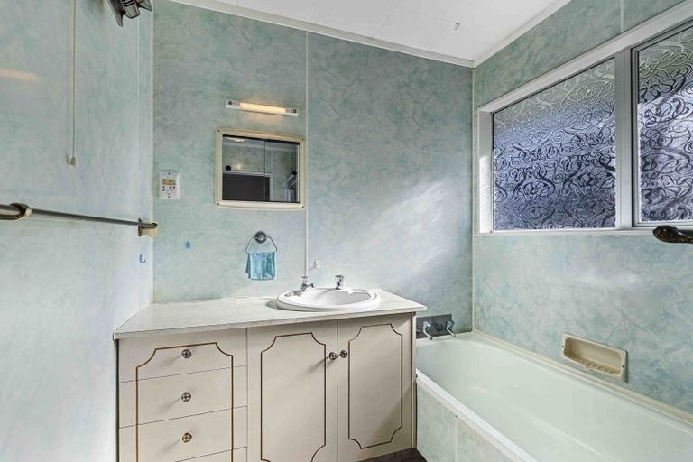 Photo of property in 20 Kenmore Street, Westown, New Plymouth, 4310