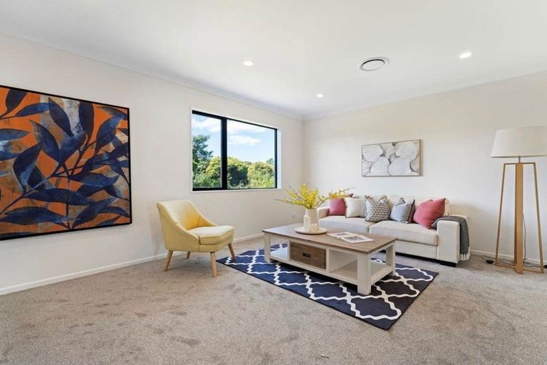 Photo of property in 35 Taipahitini Road, Rosehill, 2113