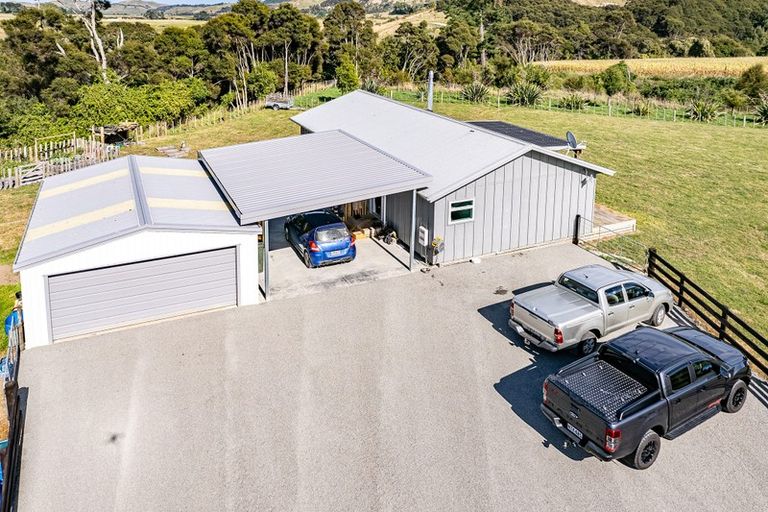 Photo of property in 1597 Turakina Valley Road, Marton, Whanganui, 4581