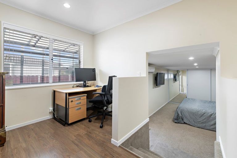 Photo of property in 2/25 Lyren Place, Half Moon Bay, Auckland, 2012