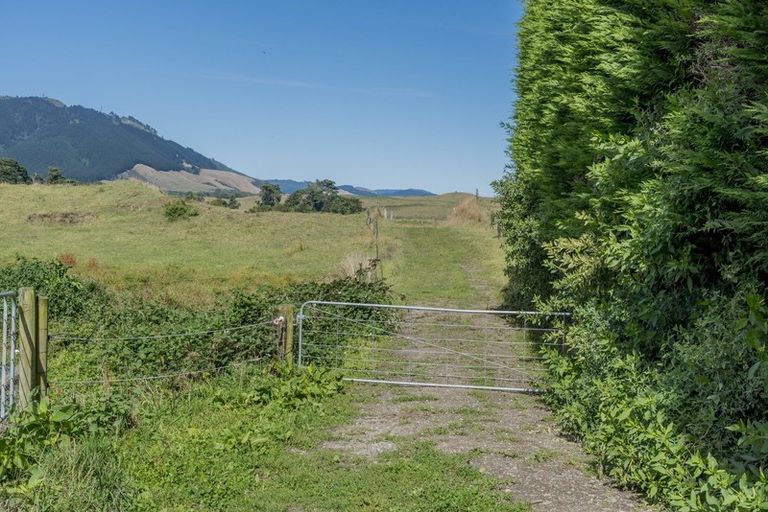 Photo of property in 97 Te Horo Beach Road, Te Horo, Otaki, 5581