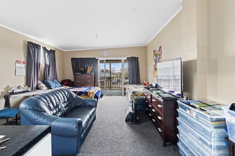 Photo of property in 73 Pohutukawa Place, Bell Block, New Plymouth, 4312