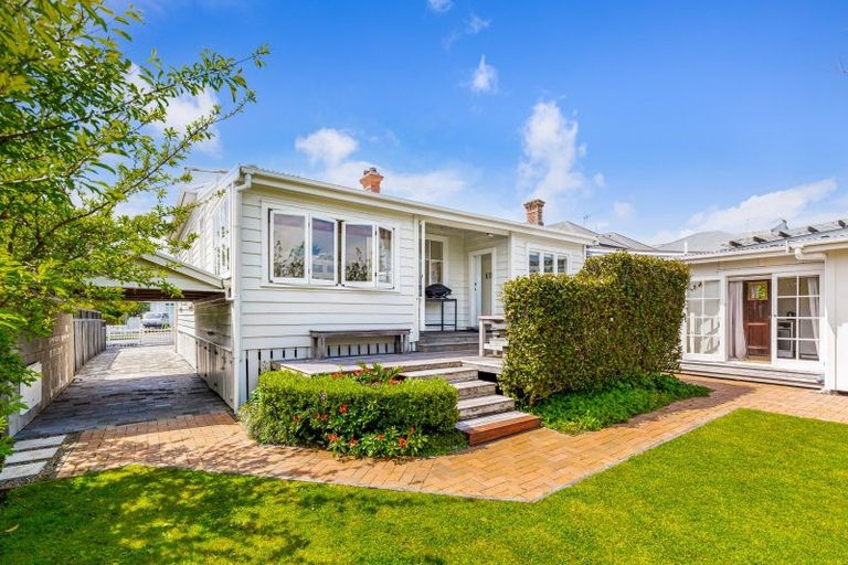 Photo of property in 203 Victoria Road, Devonport, Auckland, 0624