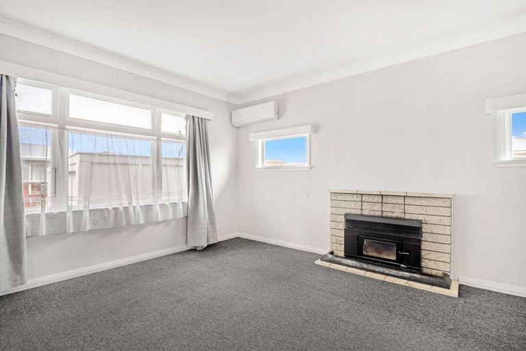 Photo of property in 104 Bartholomew Road, Levin, 5510