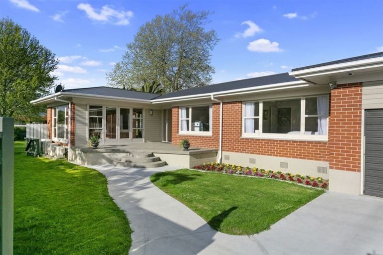 Photo of property in 322 Shakespeare Street, Leamington, Cambridge, 3432