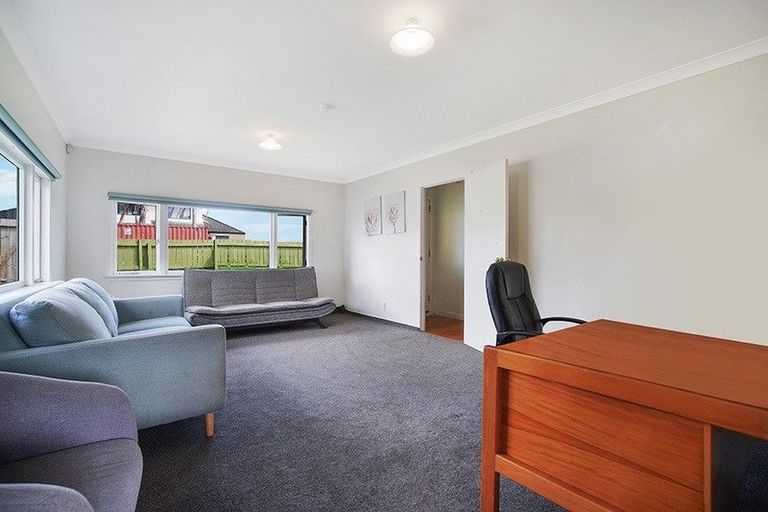 Photo of property in 5 Lane Road, Weymouth, Auckland, 2103